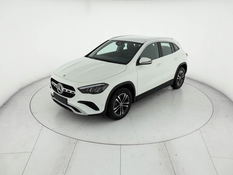 Mercedes GLA 180 d advanced auto diesel bianco