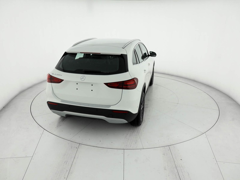 Mercedes GLA 180 d advanced auto diesel bianco