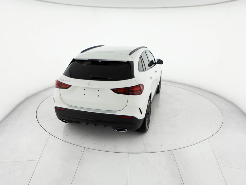 Mercedes GLA 200 d automatic diesel bianco