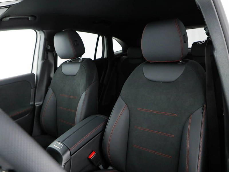 Mercedes GLA 200 d automatic diesel bianco