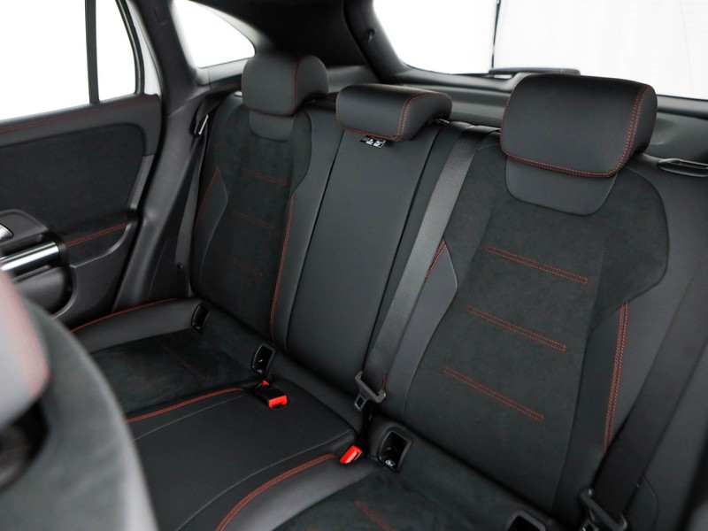 Mercedes GLA 200 d automatic diesel bianco