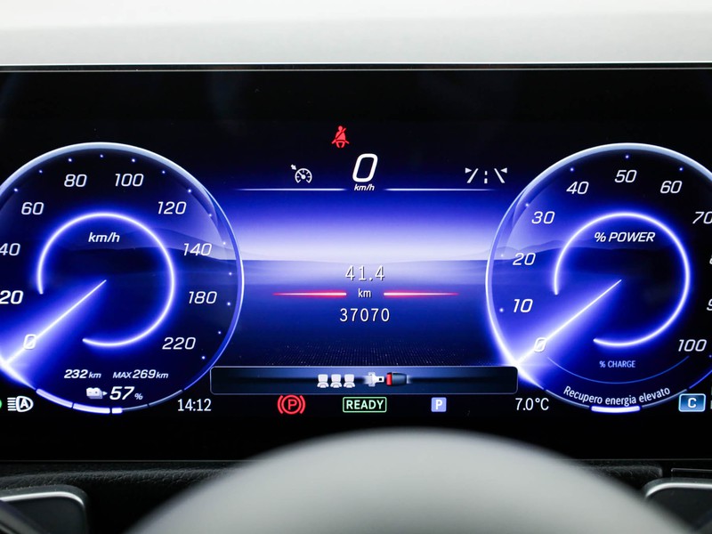 Mercedes EQB 250+ amg line advanced elettrica nero
