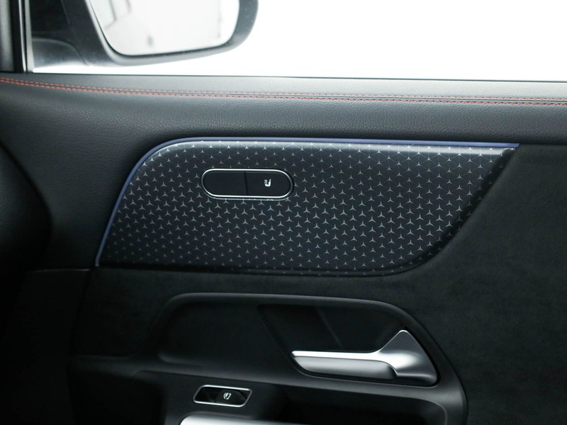 Mercedes EQB 250+ amg line advanced elettrica nero