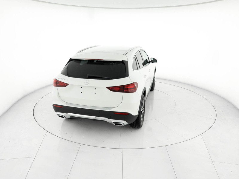 Mercedes GLA 200 d progressive extra auto diesel bianco