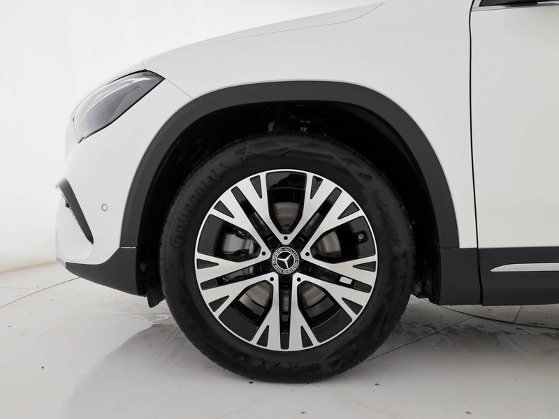 Mercedes GLA 200 d progressive extra auto diesel bianco