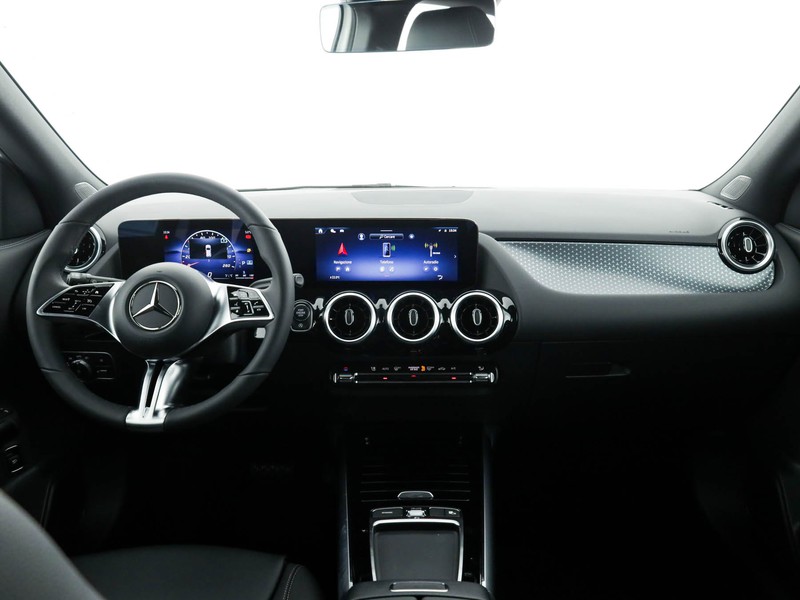 Mercedes GLA 200 d progressive extra auto diesel bianco
