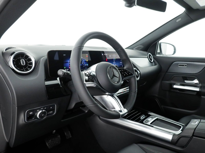 Mercedes GLA 200 d progressive extra auto diesel bianco