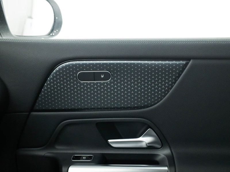 Mercedes GLA 200 d progressive extra auto diesel bianco