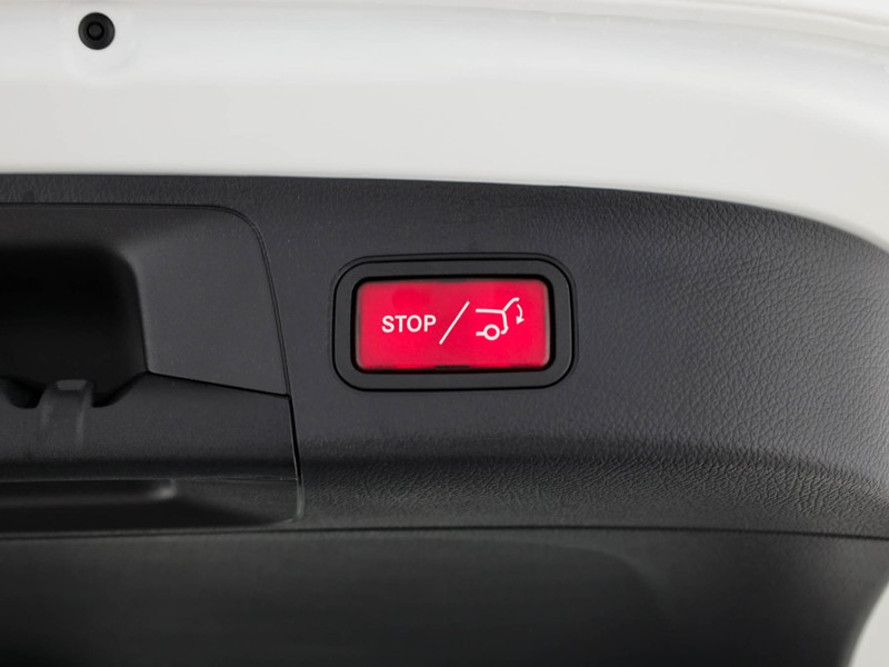 Mercedes GLA 200 d progressive extra auto diesel bianco