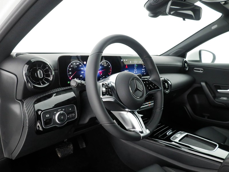 Mercedes Classe A 180 executive auto benzina bianco