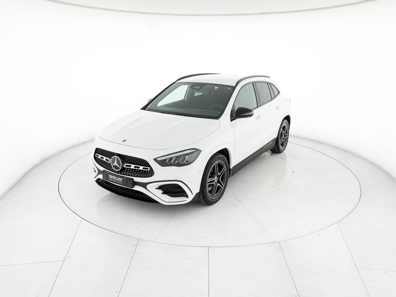 Mercedes GLA 180 d amg line premium auto diesel bianco