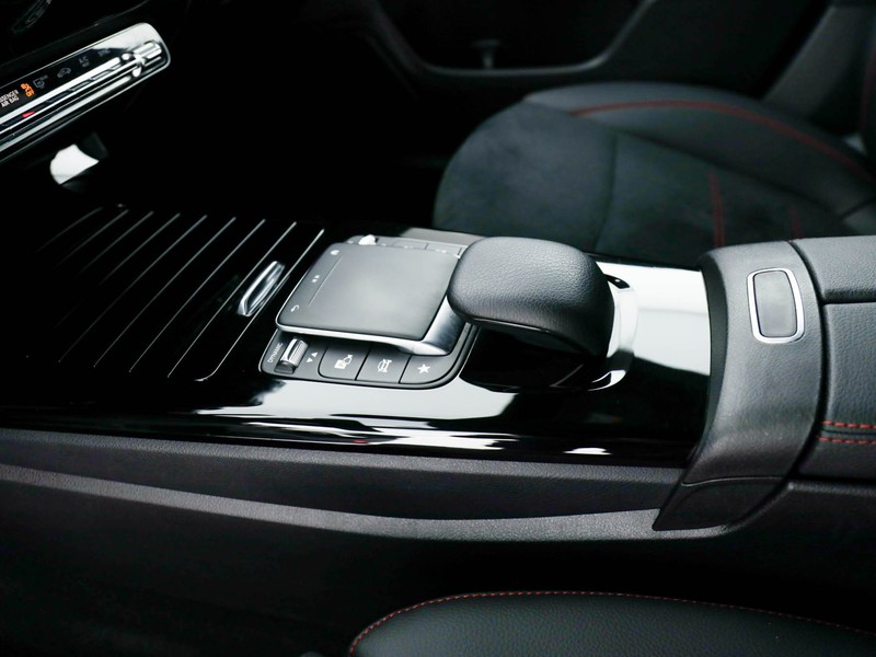 Mercedes CLA Shooting Brake  200 d premium auto diesel nero