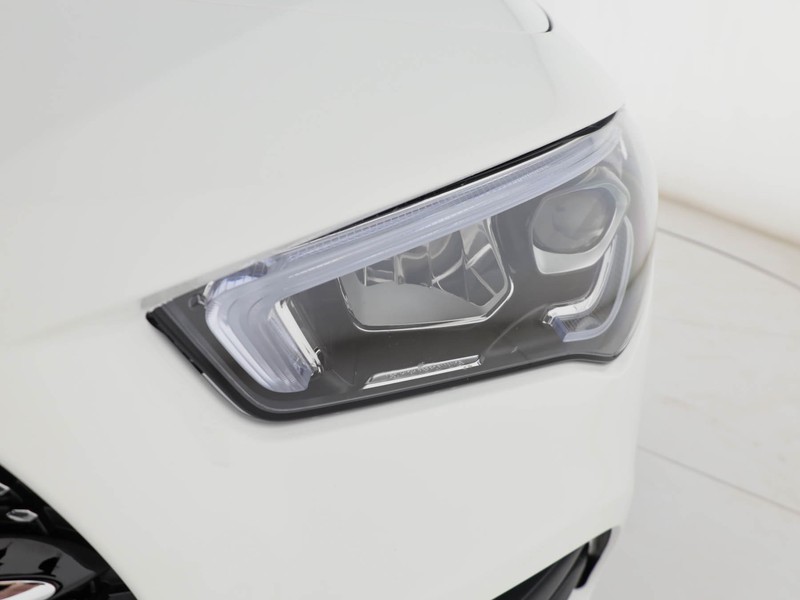 Mercedes CLA Shooting Brake  200 d premium auto diesel bianco