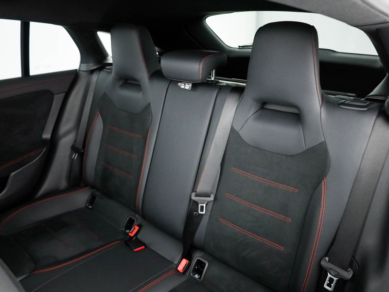 Mercedes CLA Shooting Brake  200 d premium auto diesel bianco