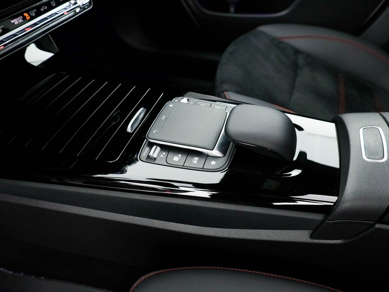 Mercedes CLA Shooting Brake  200 d premium auto diesel bianco