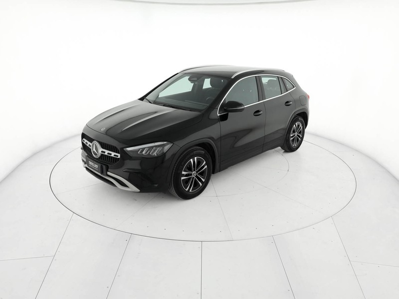 Mercedes GLA 180 advanced auto ibrido nero