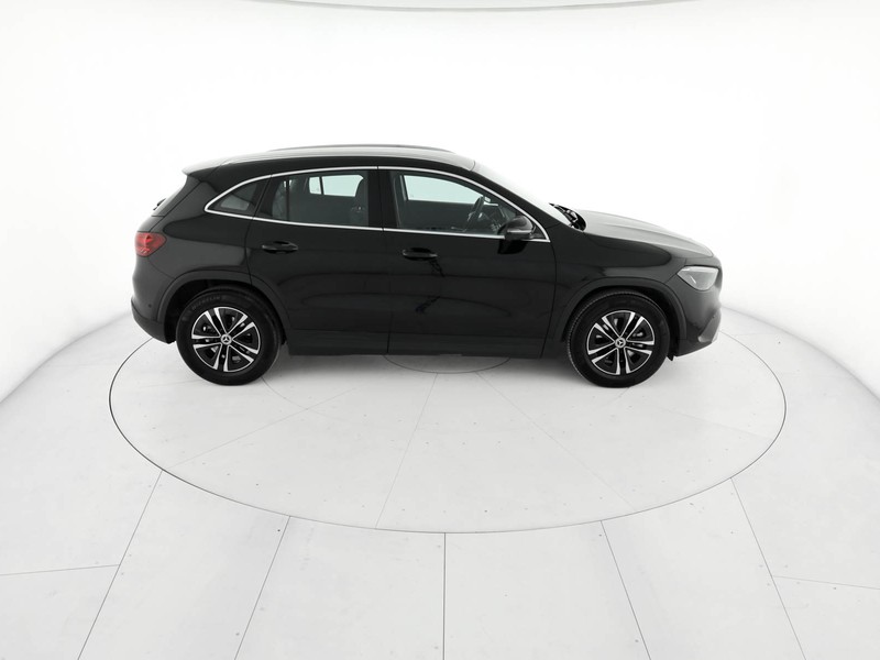 Mercedes GLA 180 advanced auto ibrido nero