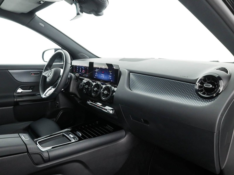 Mercedes GLA 180 advanced auto ibrido nero