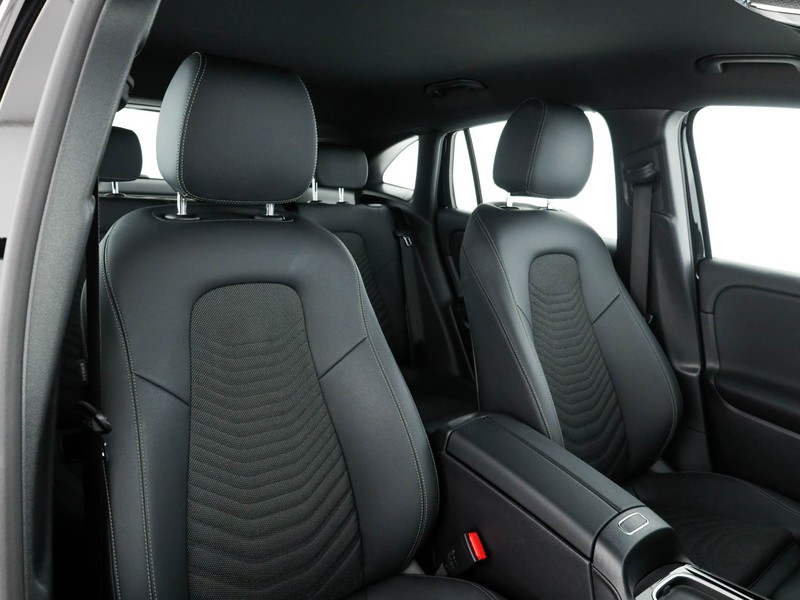 Mercedes GLA 180 advanced auto ibrido nero