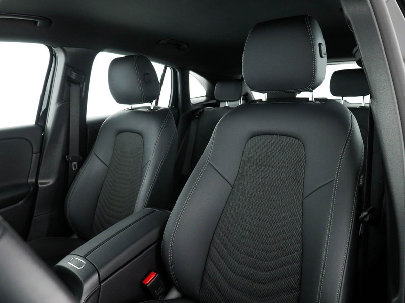 Mercedes GLA 180 advanced auto ibrido nero