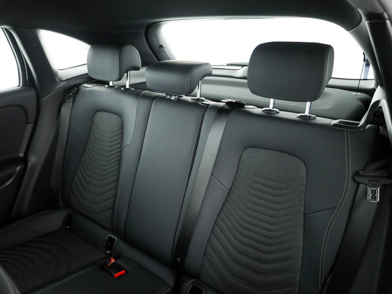 Mercedes GLA 180 advanced auto ibrido nero