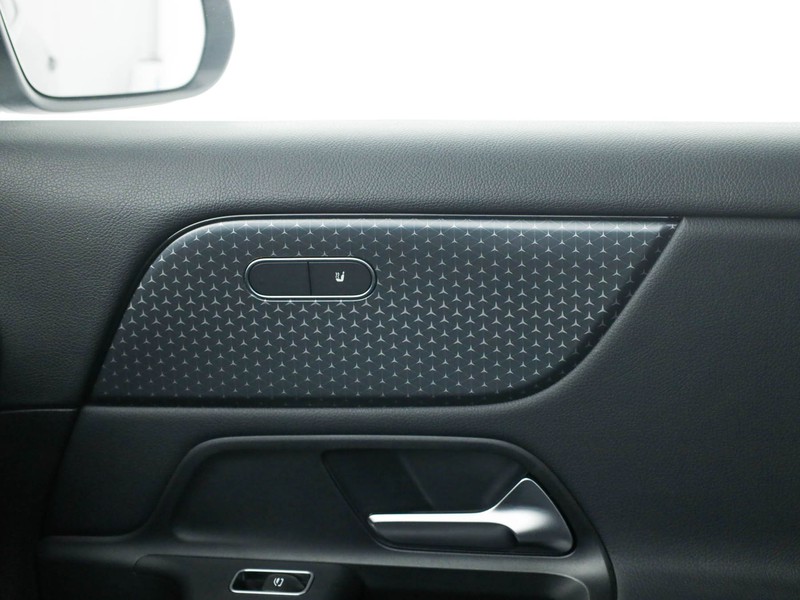 Mercedes GLA 180 advanced auto ibrido nero