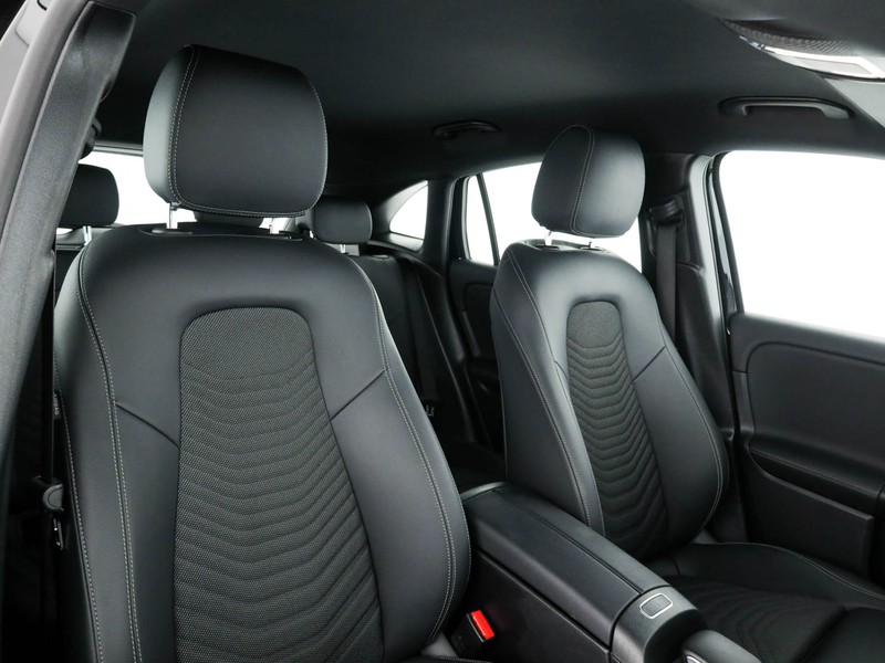 Mercedes GLA 180 d sport auto