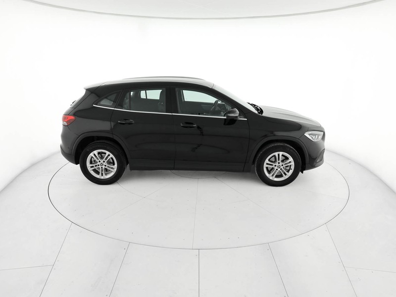 Mercedes GLA 180 d sport auto