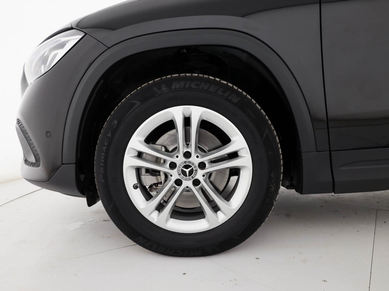 Mercedes GLA 180 d sport auto