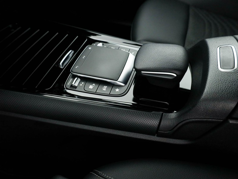 Mercedes GLA 180 d sport auto