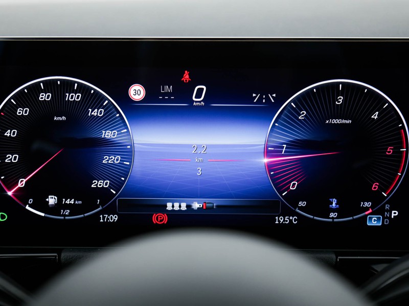 Mercedes GLA 200 d amg line extra auto diesel nero