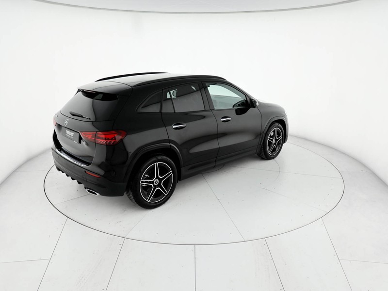 Mercedes GLA 180 d amg line advanced plus auto diesel nero