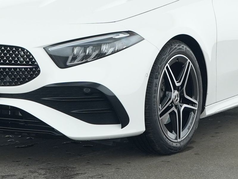 Mercedes Classe A 200 amg line premium auto ibrido bianco