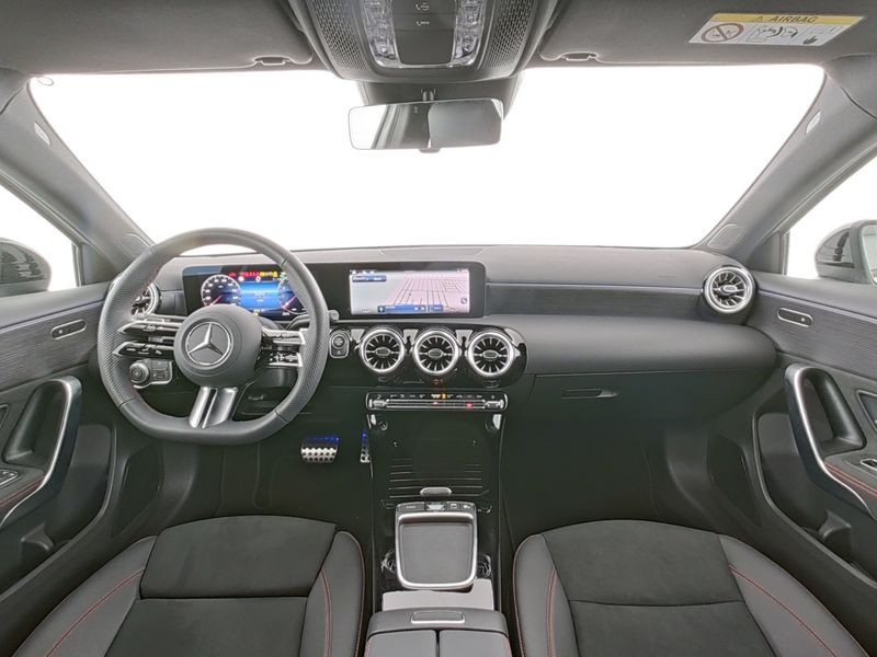 Mercedes Classe A 200 amg line premium auto ibrido bianco