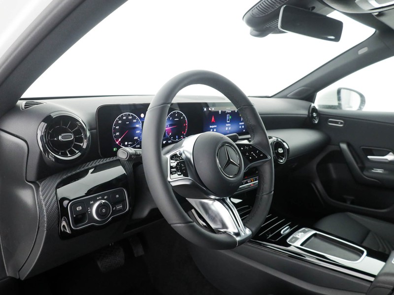Mercedes Classe A 180 d advanced auto diesel bianco
