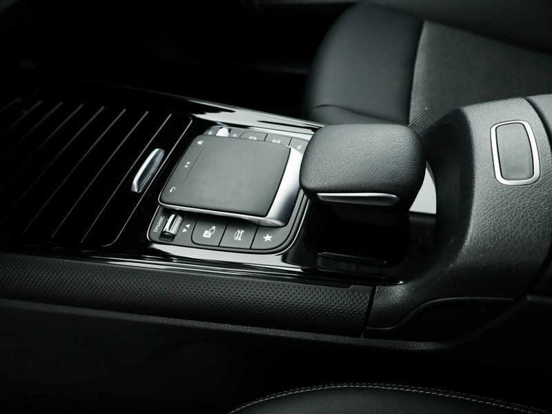 Mercedes GLB 180 d executive auto diesel bianco