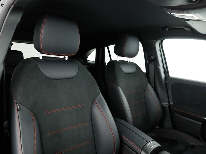 Mercedes GLA 180 d premium auto