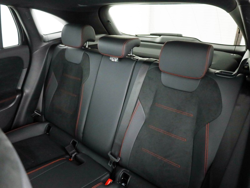 Mercedes GLA 180 d premium auto