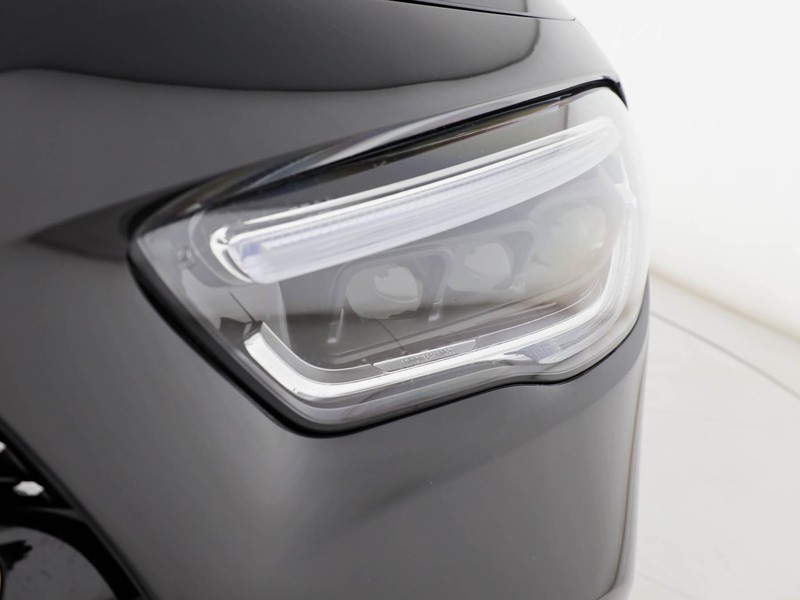 Mercedes GLA 200 d premium auto