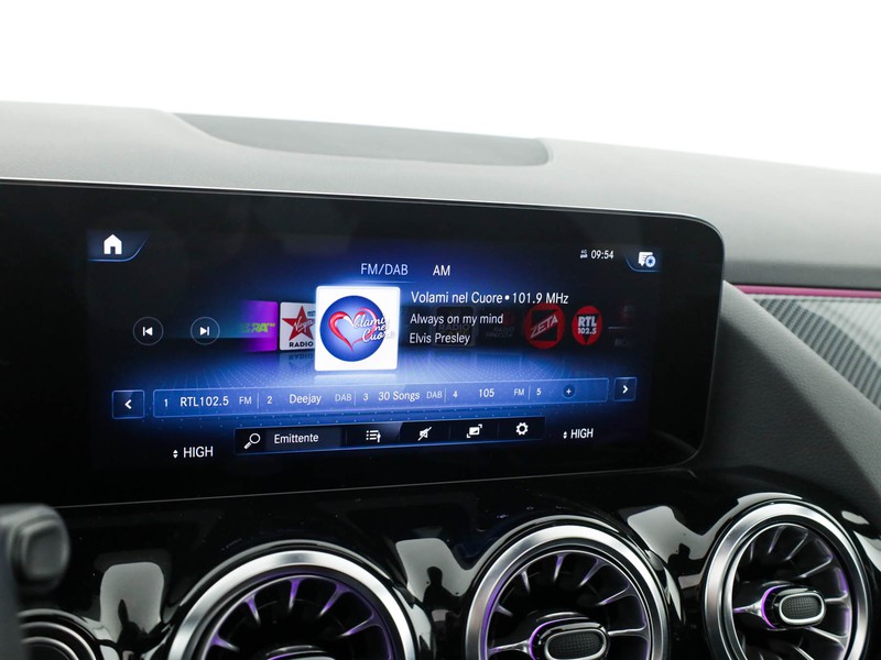 Mercedes GLA 200 d premium auto