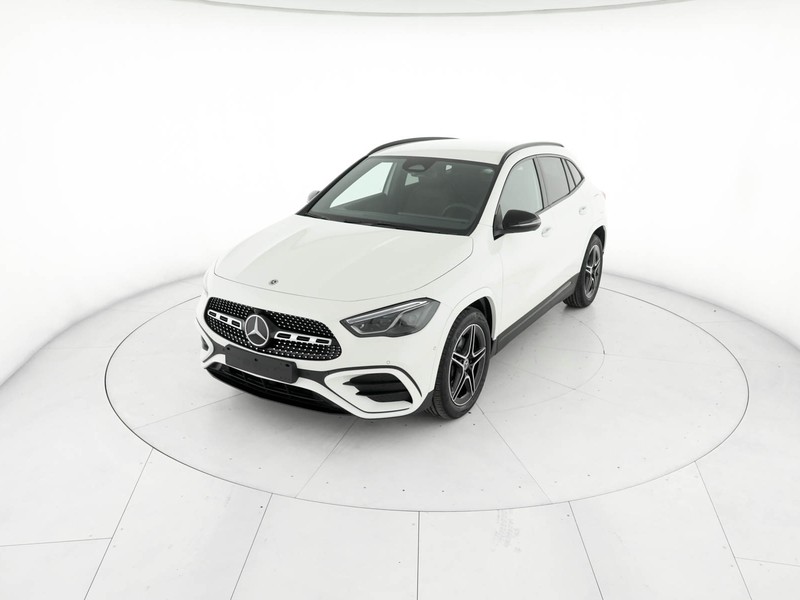 Mercedes GLA 200 d amg line extra auto diesel bianco