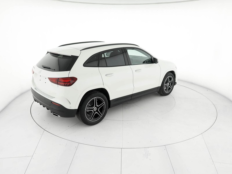Mercedes GLA 200 d amg line extra auto diesel bianco