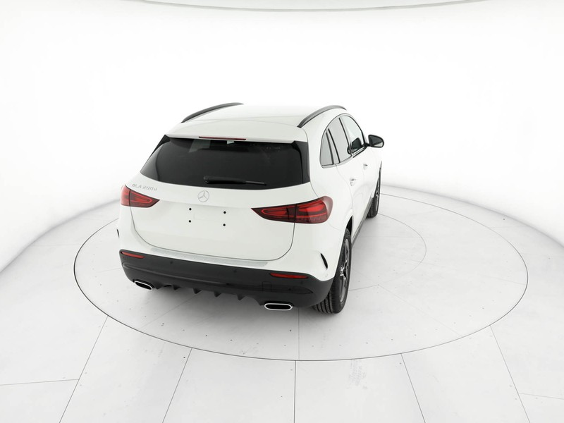 Mercedes GLA 200 d amg line extra auto diesel bianco