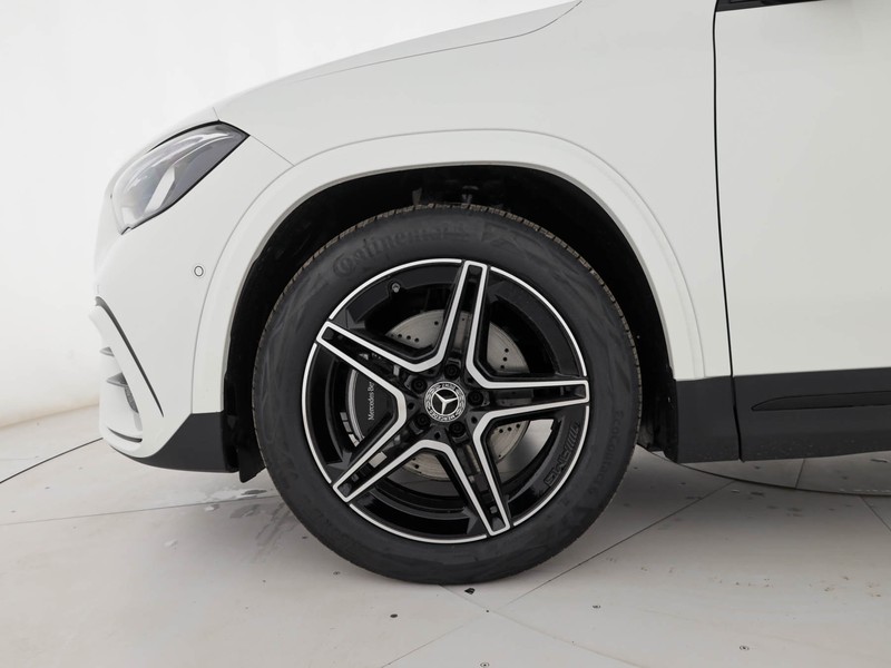 Mercedes GLA 200 d amg line extra auto diesel bianco