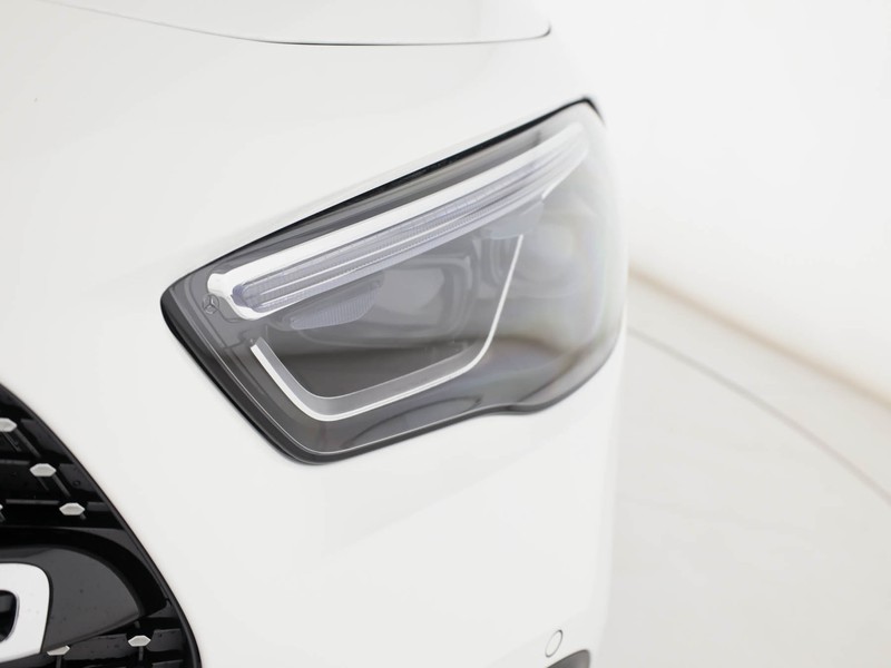 Mercedes GLA 200 d amg line extra auto diesel bianco