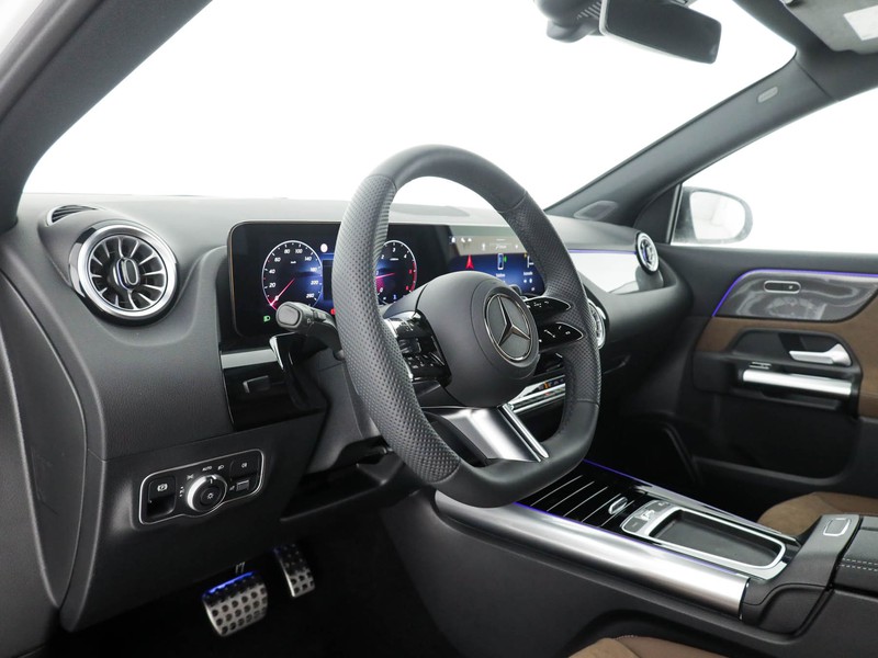 Mercedes GLA 200 d amg line extra auto diesel bianco