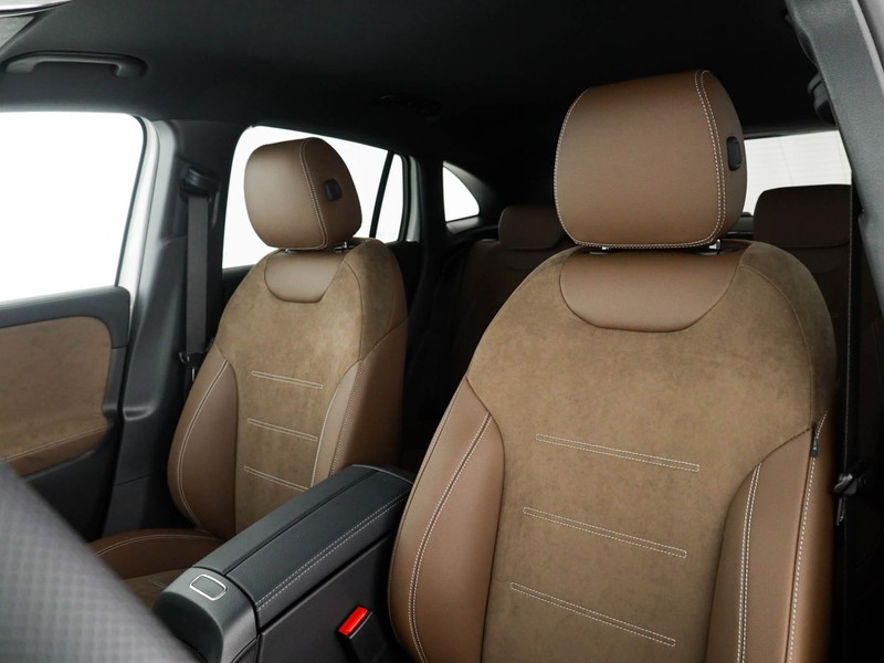 Mercedes GLA 200 d amg line extra auto diesel bianco