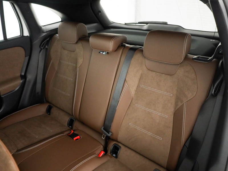 Mercedes GLA 200 d amg line extra auto diesel bianco