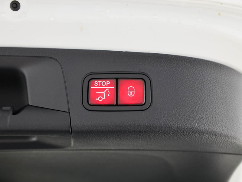 Mercedes GLA 200 d amg line extra auto diesel bianco