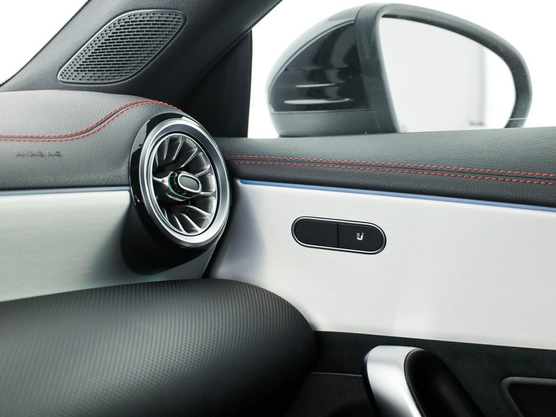 Mercedes CLA Shooting Brake  180 d amg line advanced plus auto diesel nero